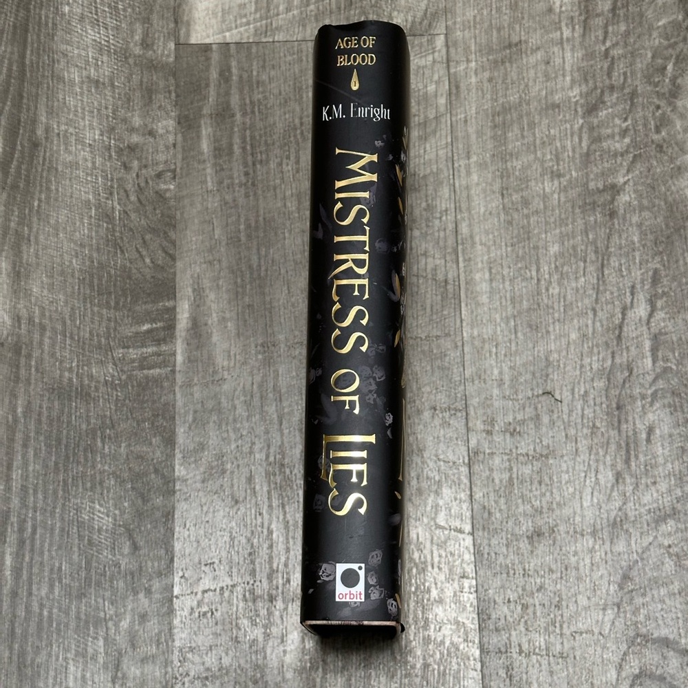 Illumicrate Mistress of Lies by K.M. Enright NEW SIGNED SPRAYED 1st Edition Book - Picture 3 of 9